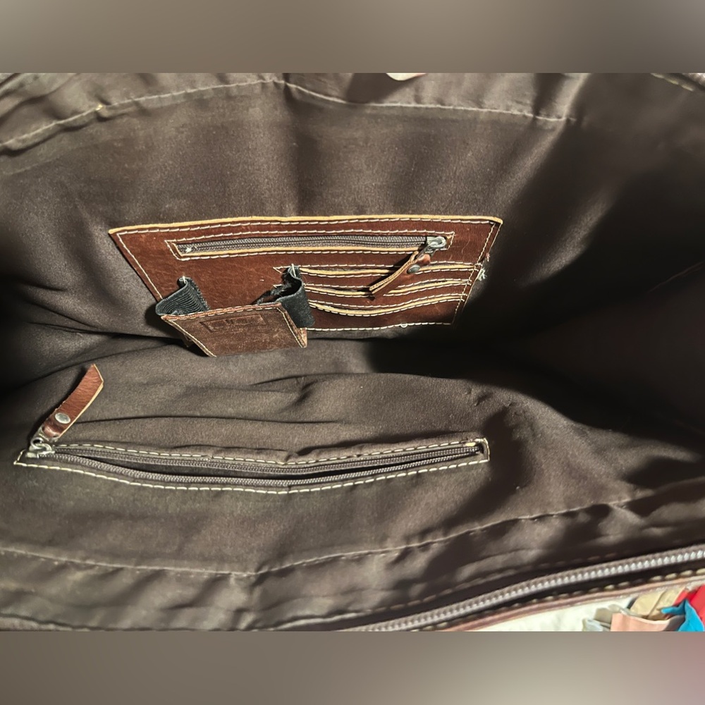 LEADER IN LEATHER ~ cutout tote - Picture 7 of 7